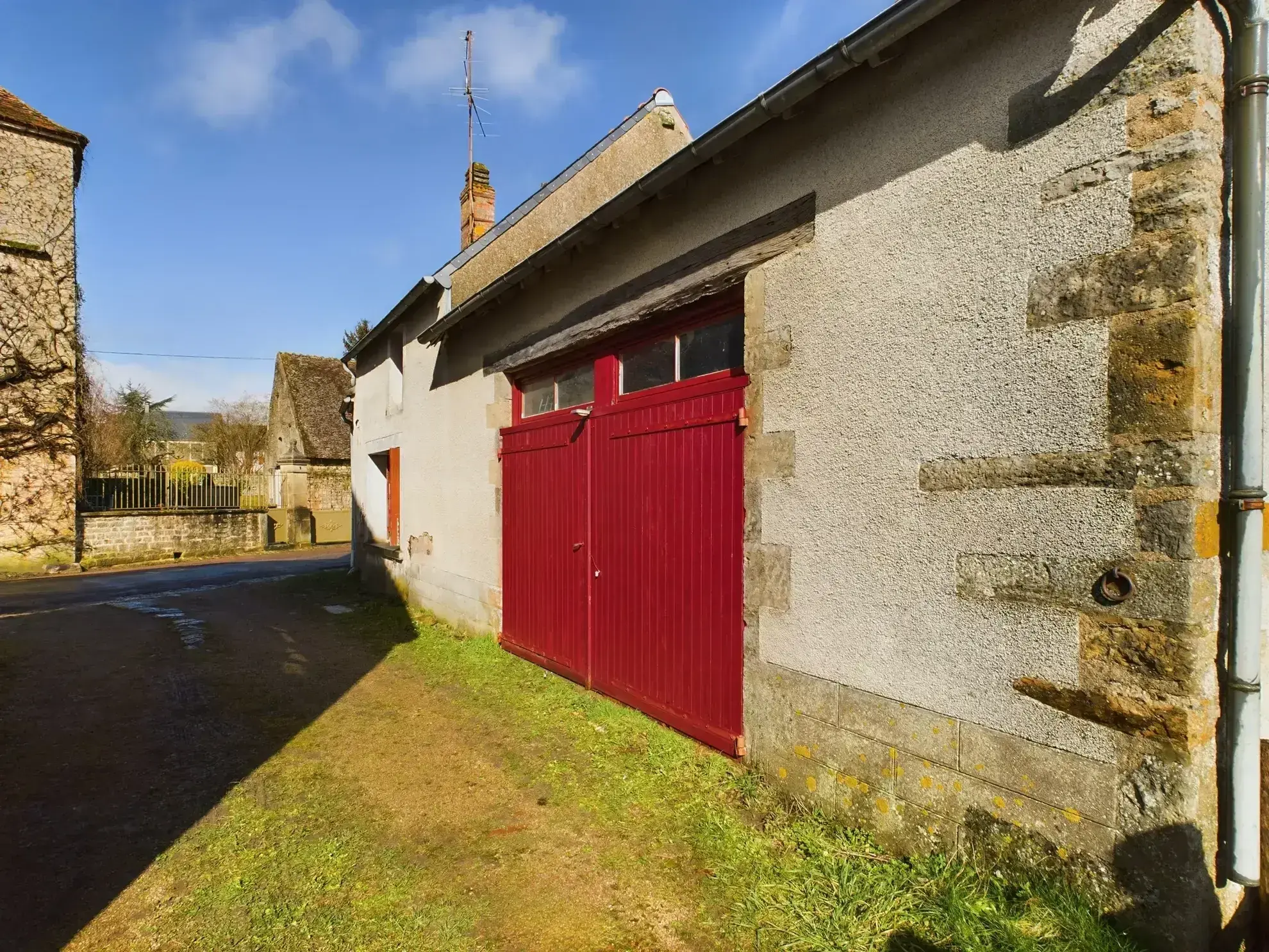 Maison de charme de 120 m² à Saint-Révérien avec garage et jardin 
