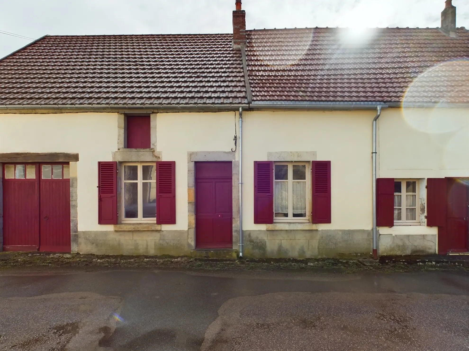 Maison de charme de 120 m² à Saint-Révérien avec garage et jardin 