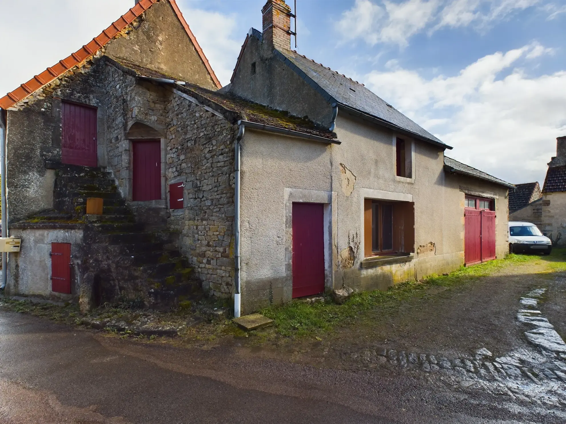Maison de charme de 120 m² à Saint-Révérien avec garage et jardin 