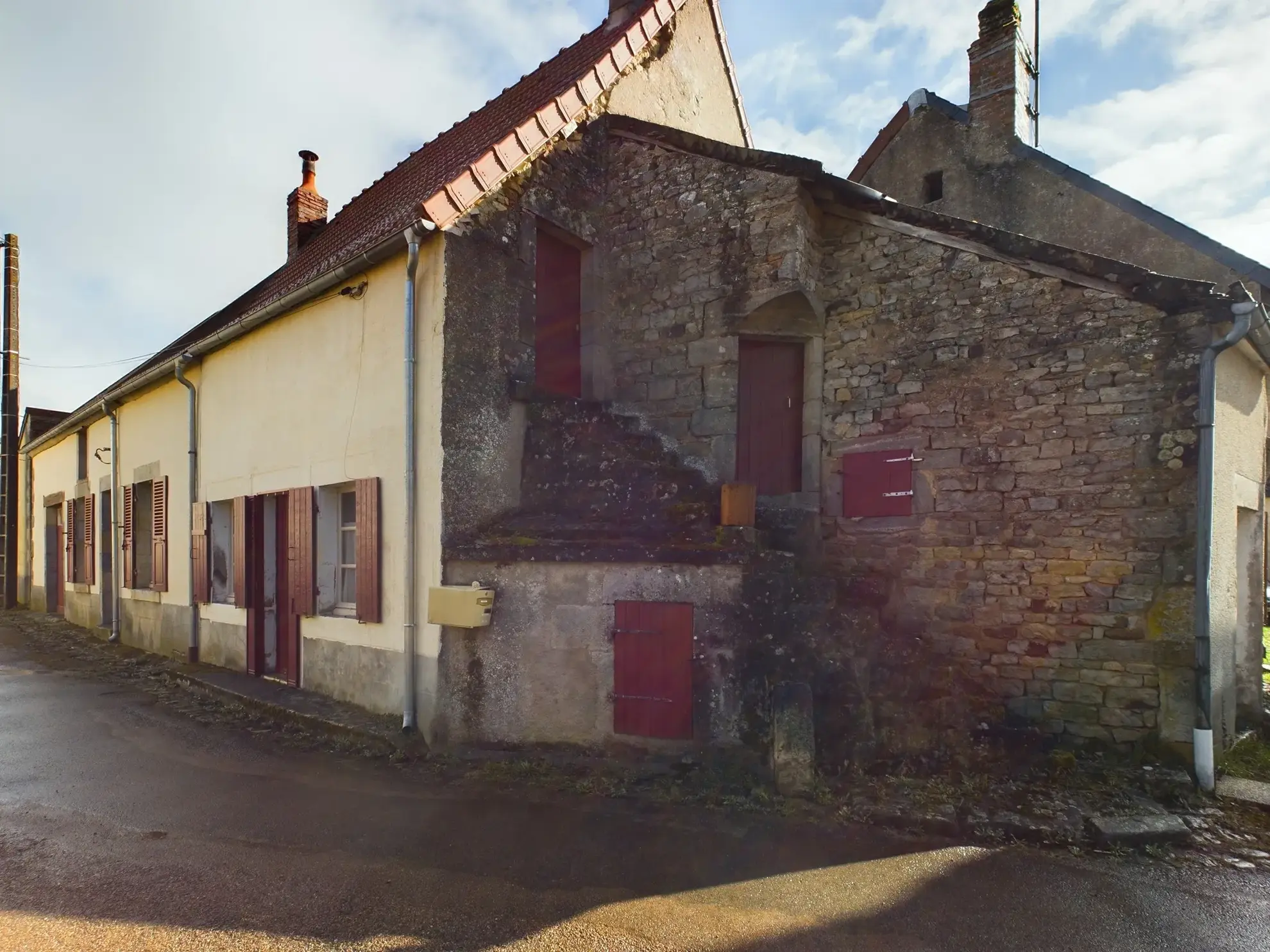Maison de charme de 120 m² à Saint-Révérien avec garage et jardin 
