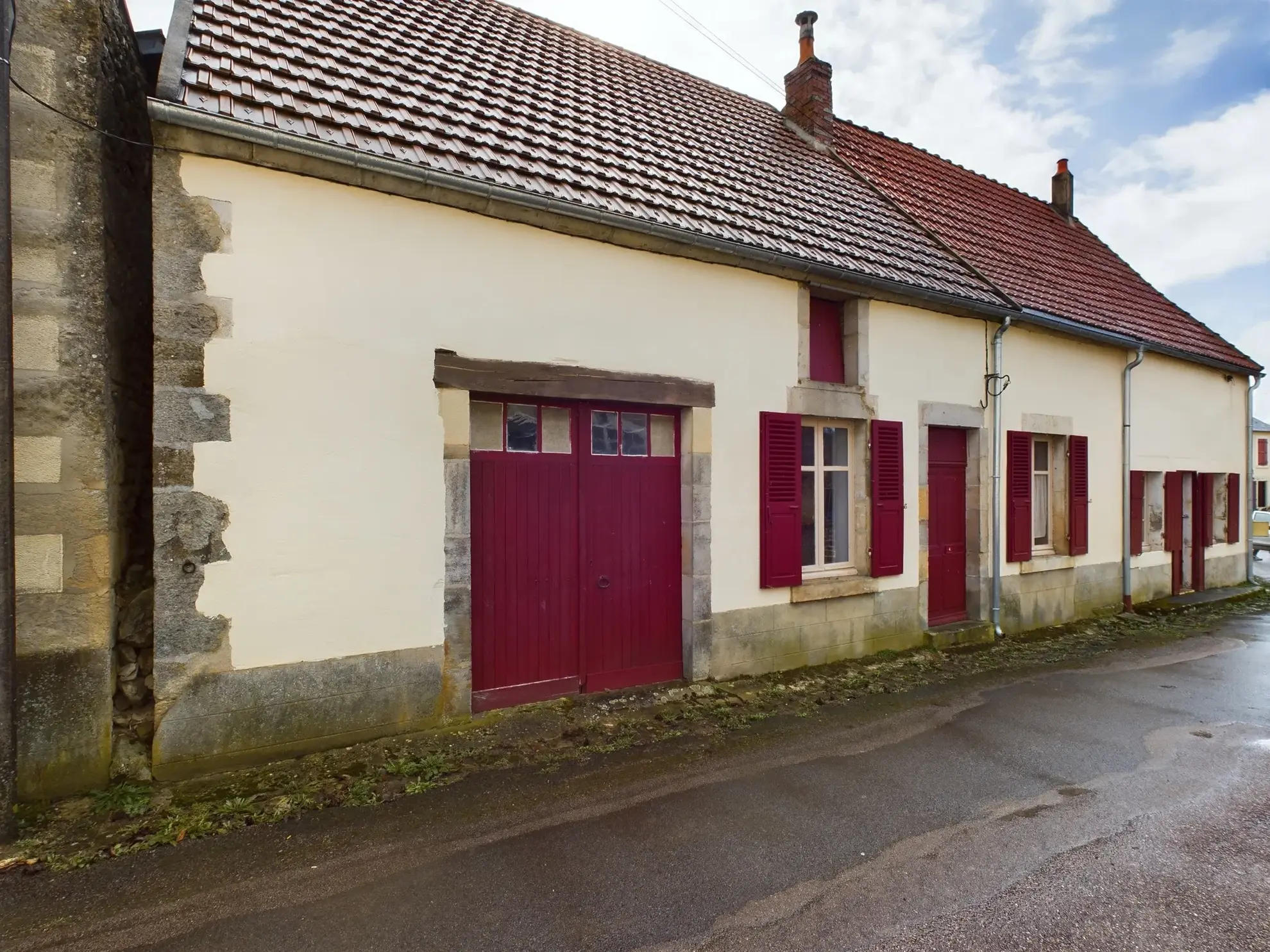 Maison de charme de 120 m² à Saint-Révérien avec garage et jardin 