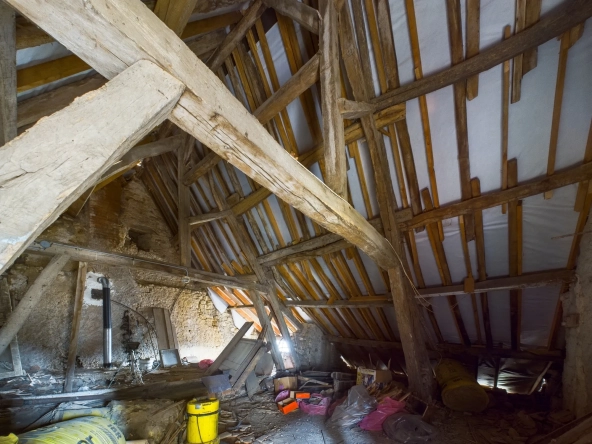 Maison de charme de 120 m² à Saint-Révérien avec garage et jardin 