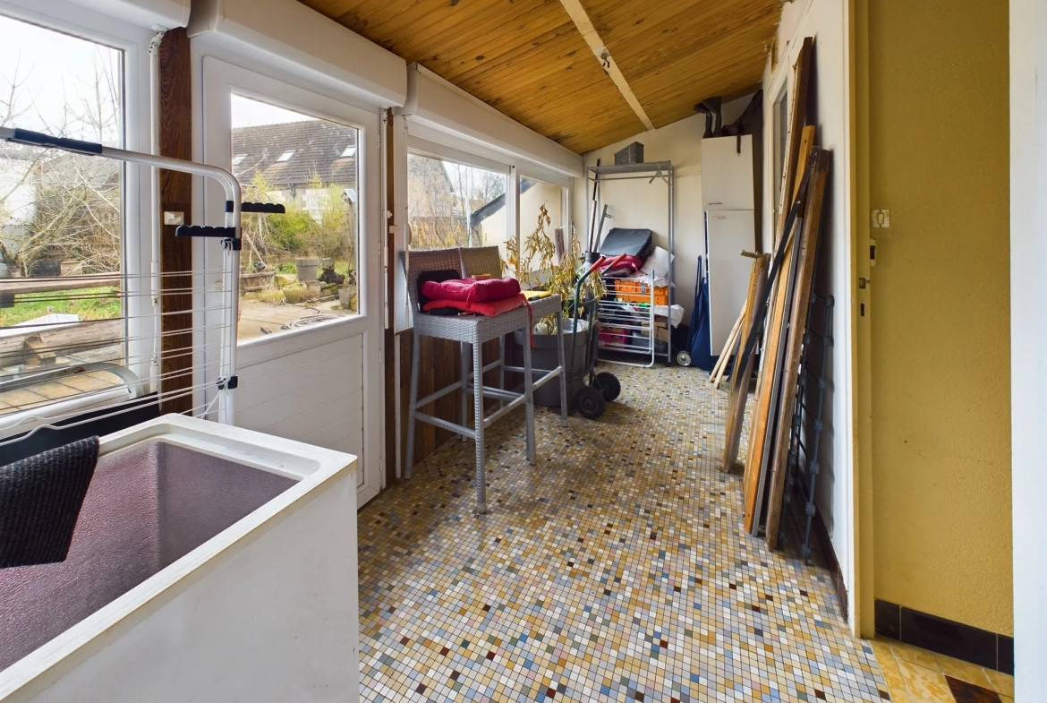 Maison de charme de 120 m² à Saint-Révérien avec garage et jardin 