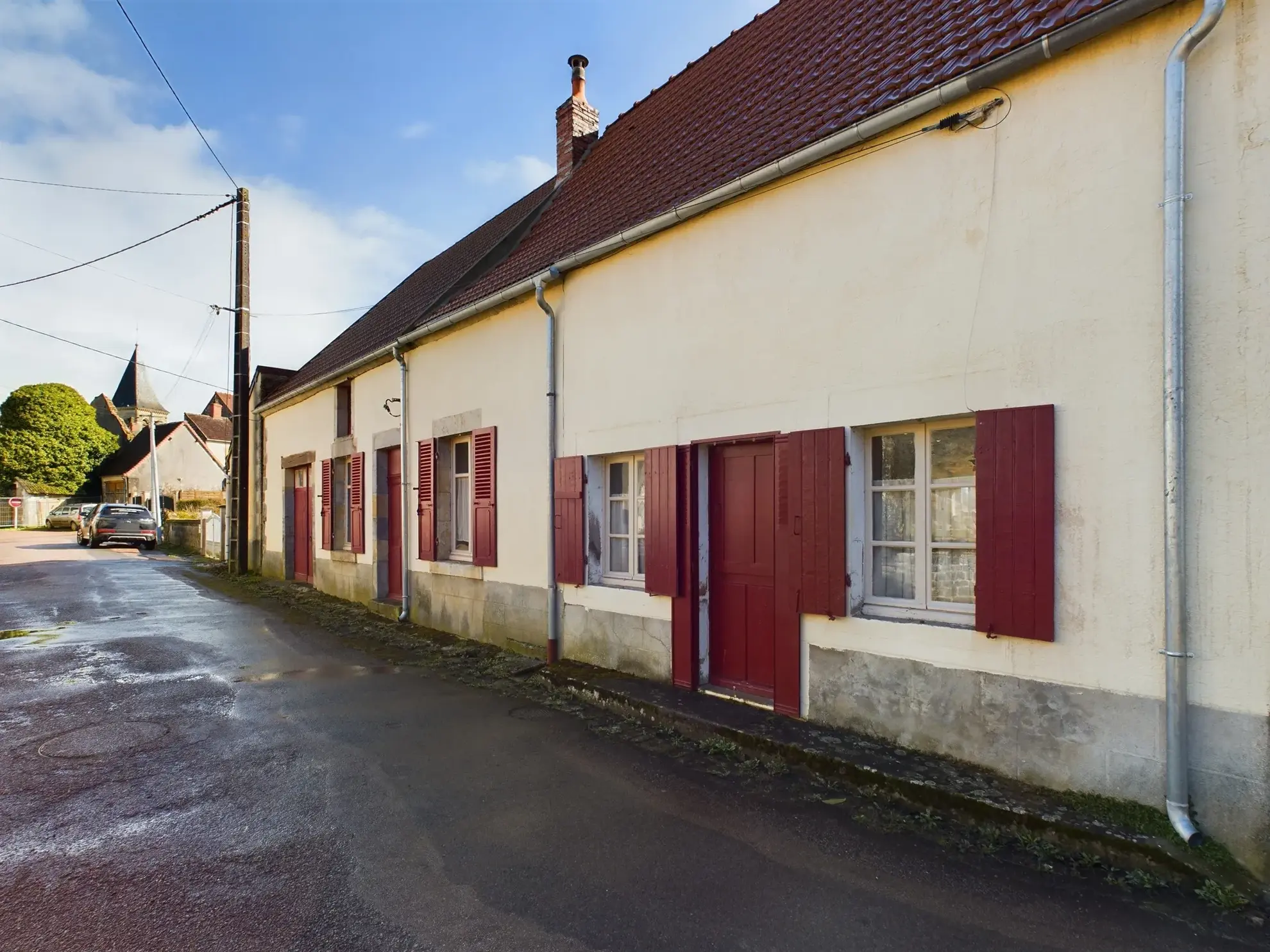Maison de charme de 120 m² à Saint-Révérien avec garage et jardin 