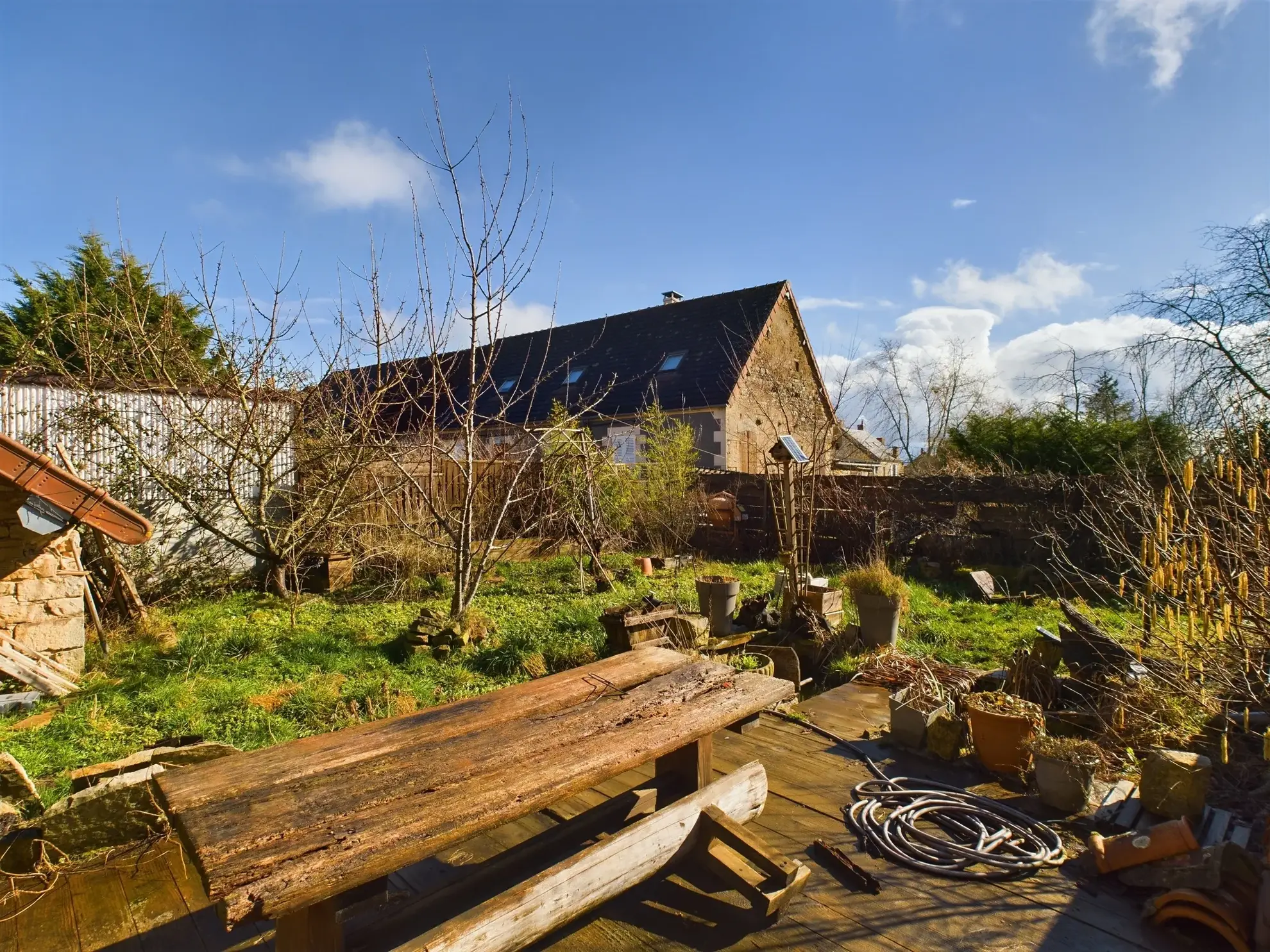 Maison de charme de 120 m² à Saint-Révérien avec garage et jardin 