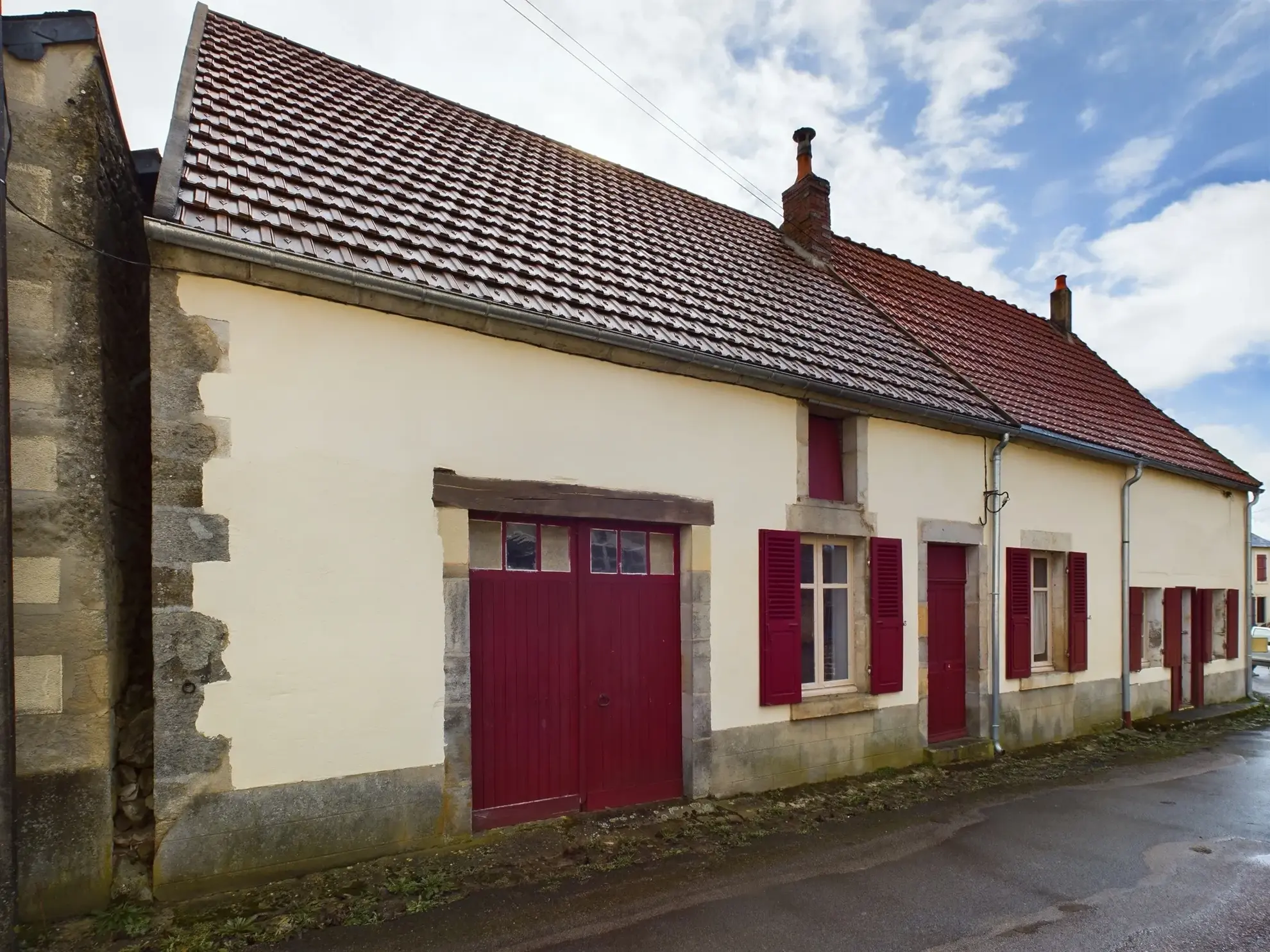 Maison de charme de 120 m² à Saint-Révérien avec garage et jardin 