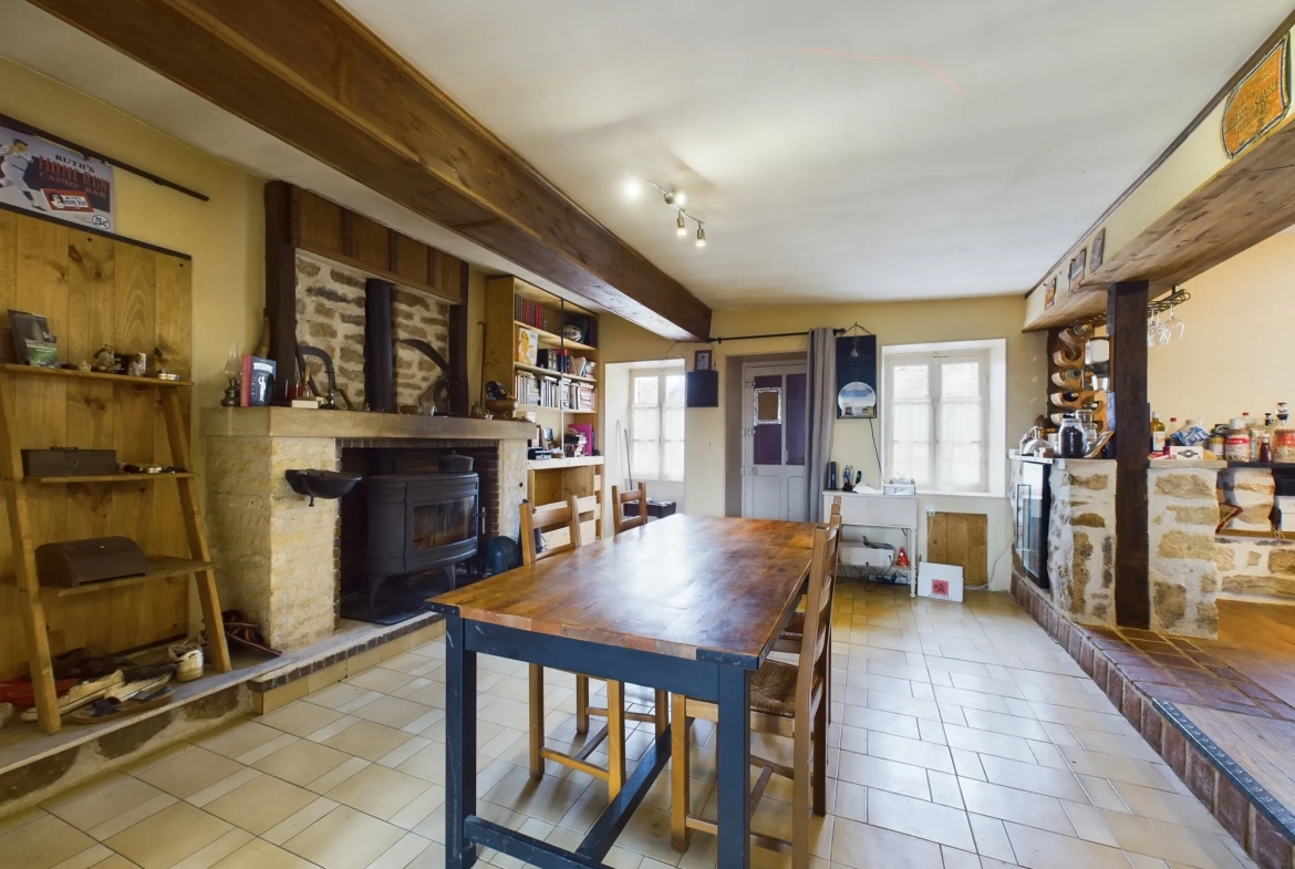 Maison de charme de 120 m² à Saint-Révérien avec garage et jardin 