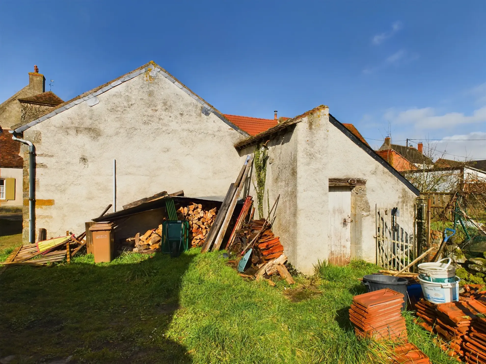 Maison de charme de 120 m² à Saint-Révérien avec garage et jardin 