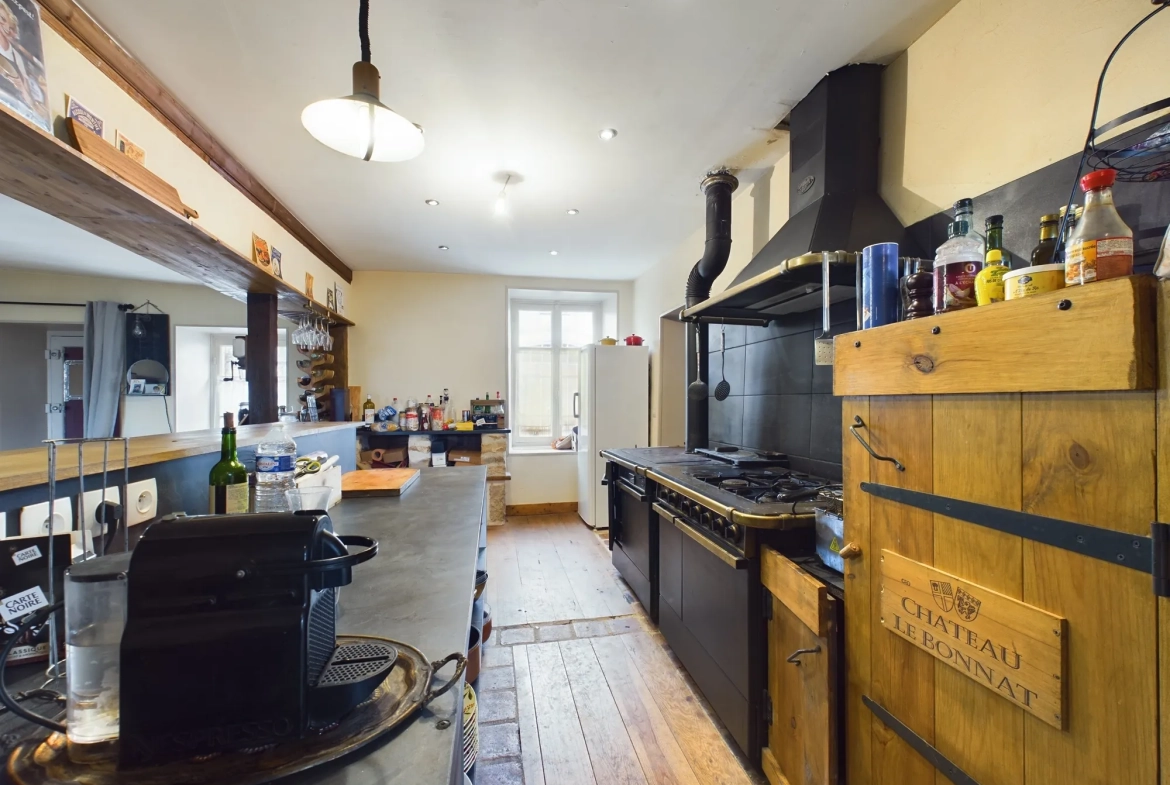 Maison de charme de 120 m² à Saint-Révérien avec garage et jardin 