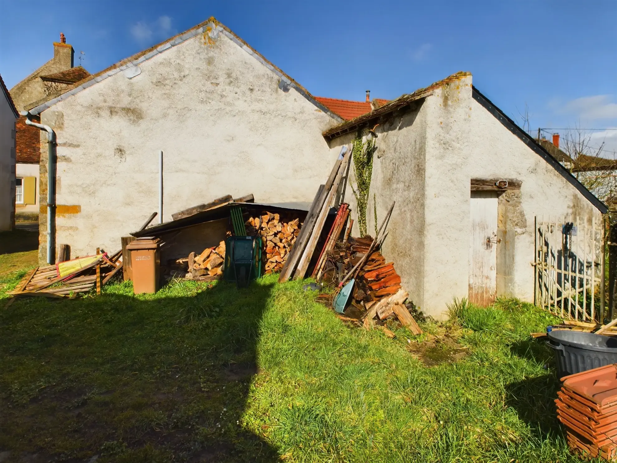 Maison de charme de 120 m² à Saint-Révérien avec garage et jardin 