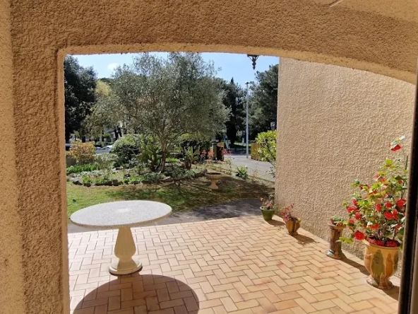 Maison 4 chambres avec jardin et grand garage à Carcassonne - Quartier Grazailles 