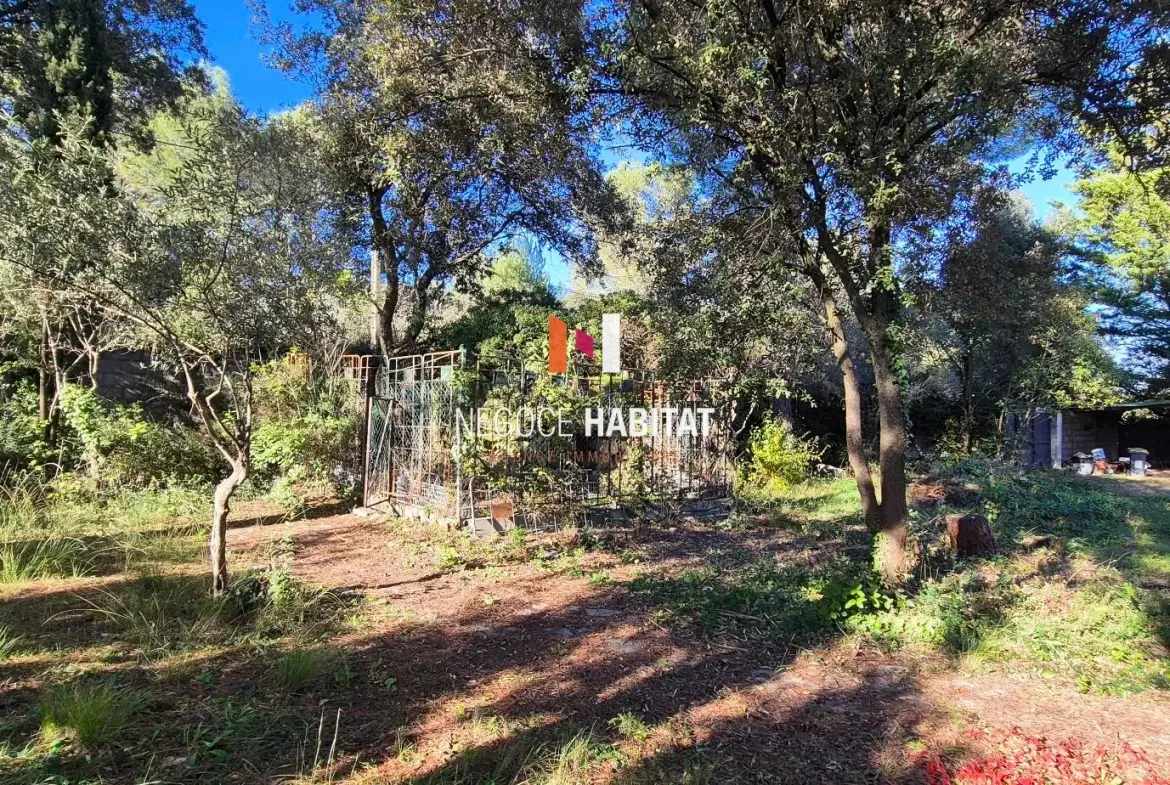 Terrain à bâtir de 460 m² à Villevieille - Opportunité immobilière 
