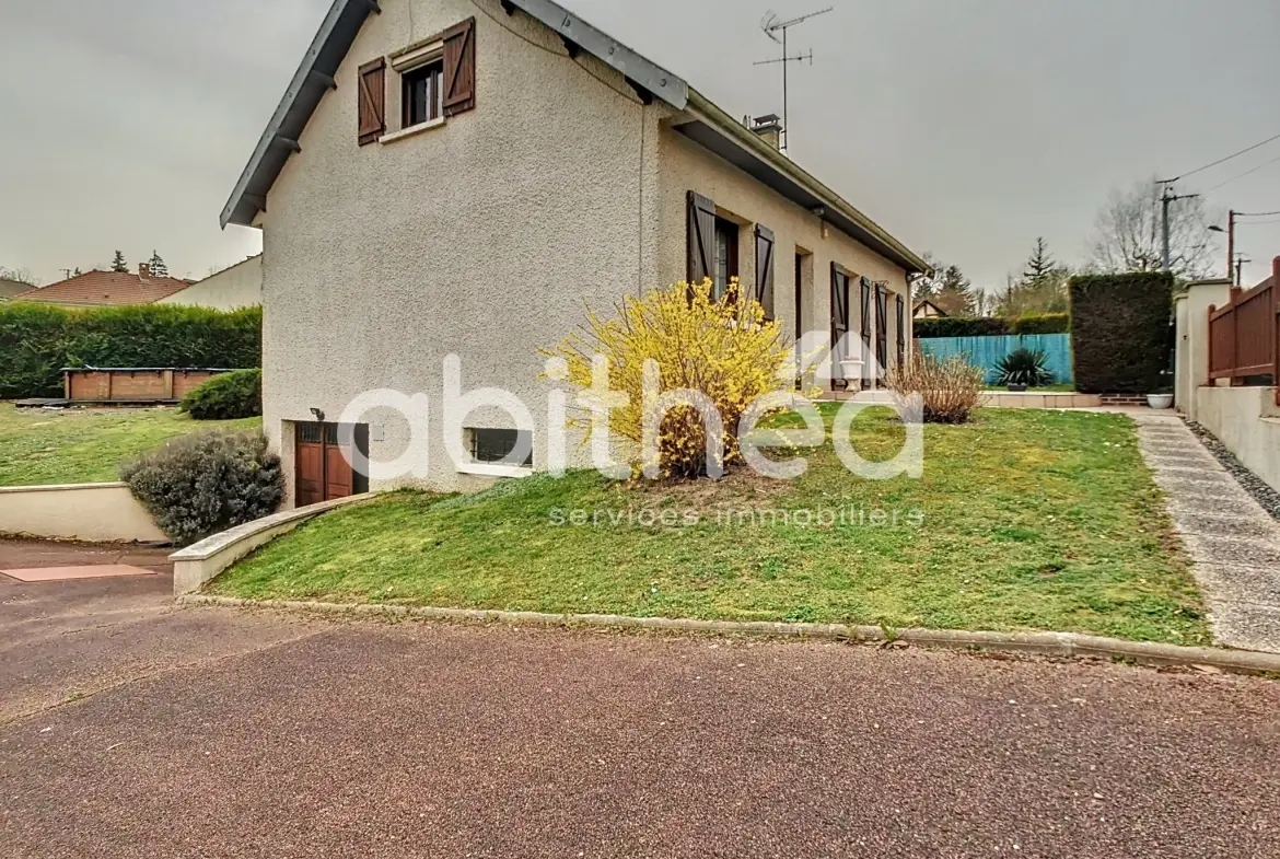 Maison 4 pièces de 135 m² à Feuges avec piscine et jardin 