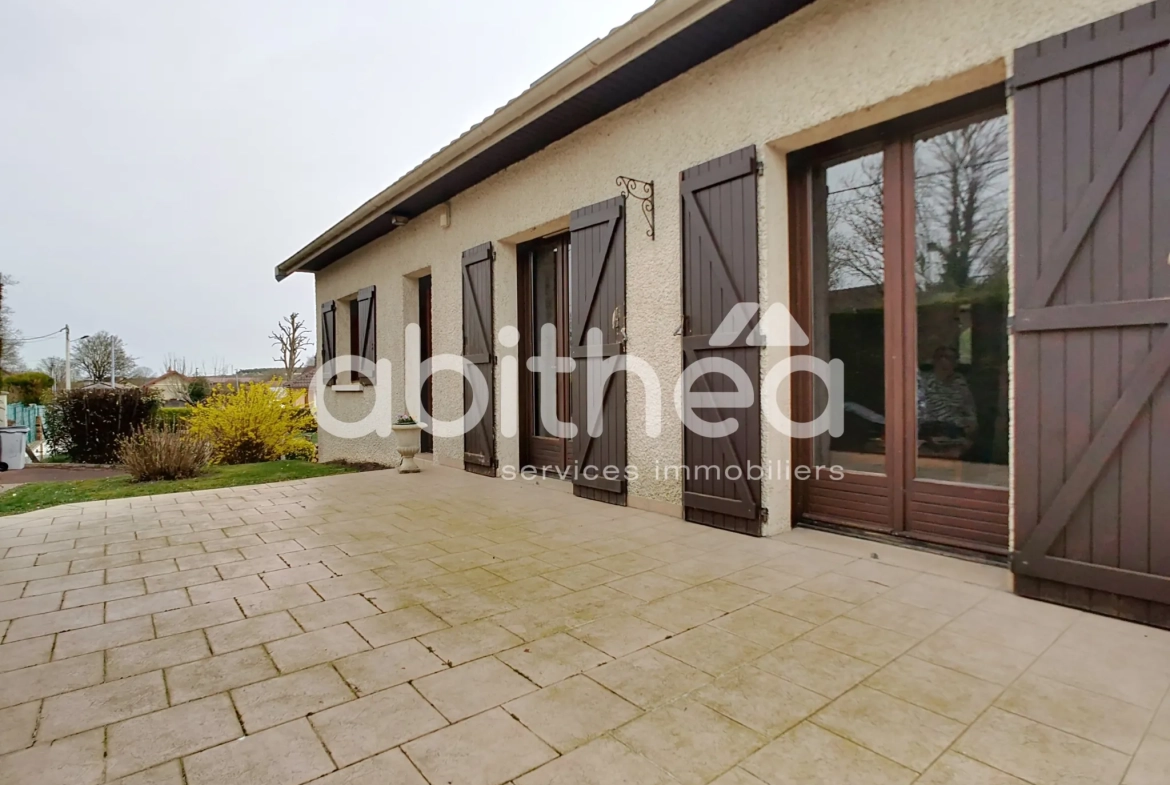 Maison 4 pièces de 135 m² à Feuges avec piscine et jardin 