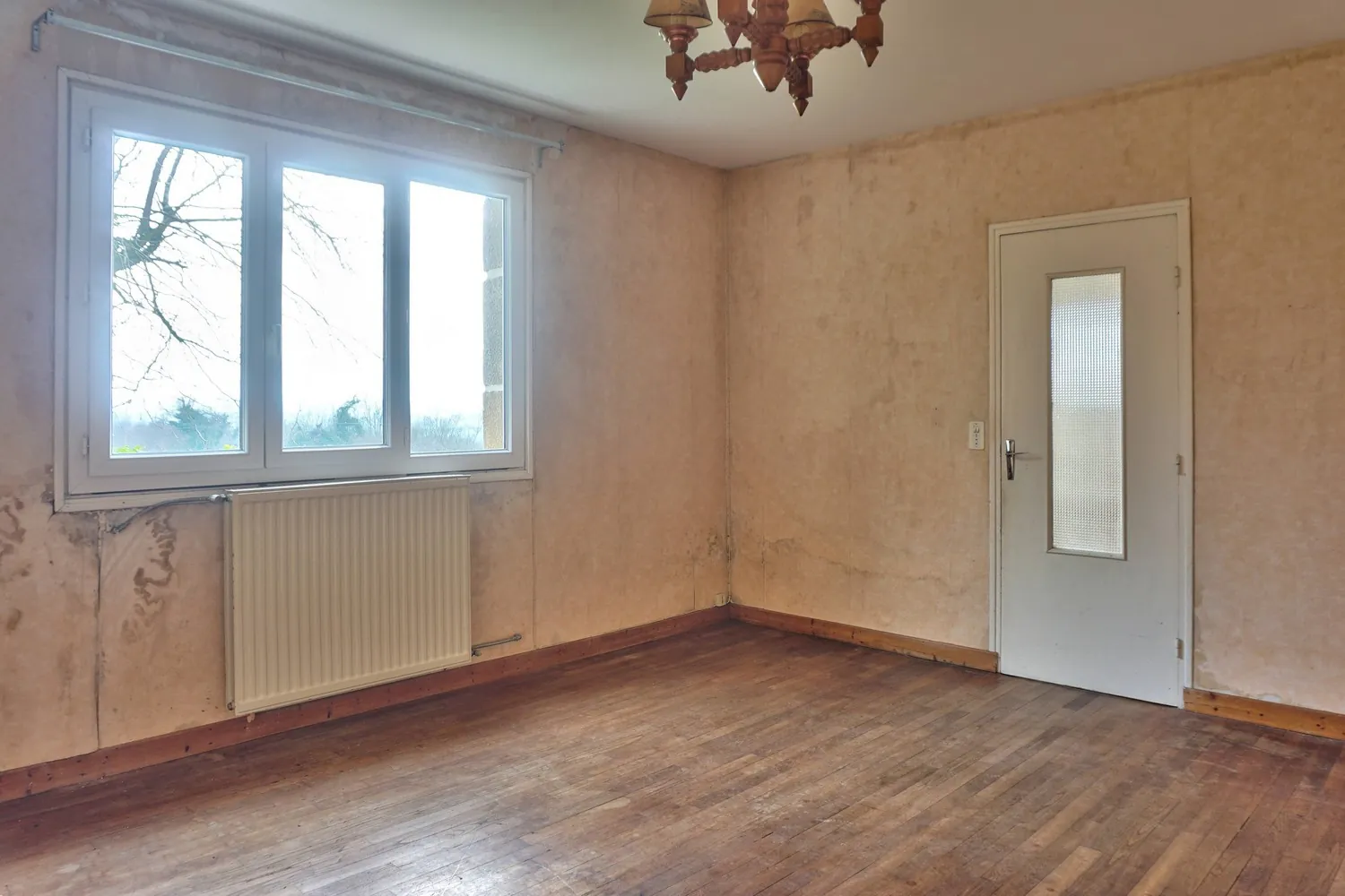 Maison avec 4 chambres à rénover à Plougonver en campagne 