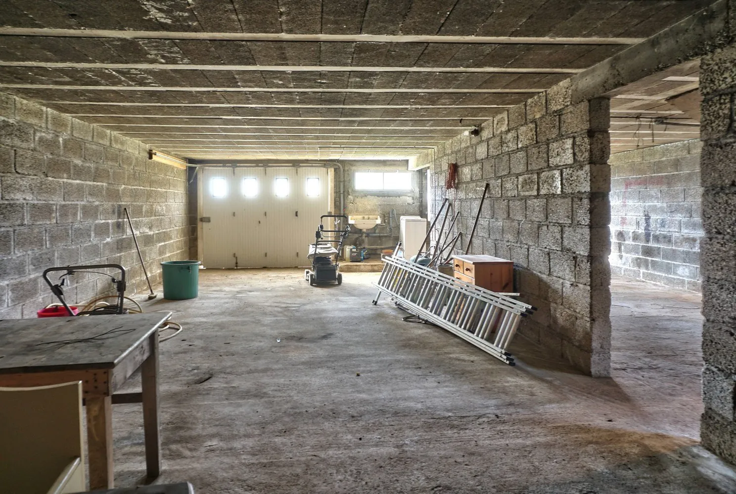 Maison avec 4 chambres à rénover à Plougonver en campagne 