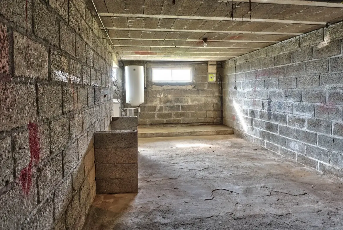 Maison avec 4 chambres à rénover à Plougonver en campagne 