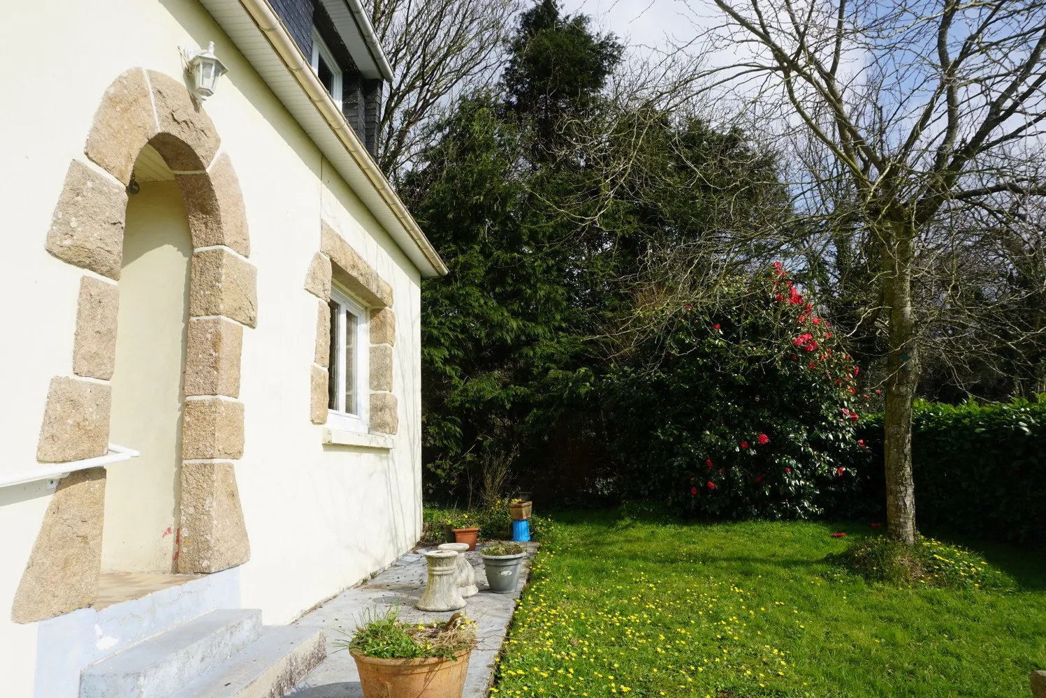 Maison avec 4 chambres à rénover à Plougonver en campagne 