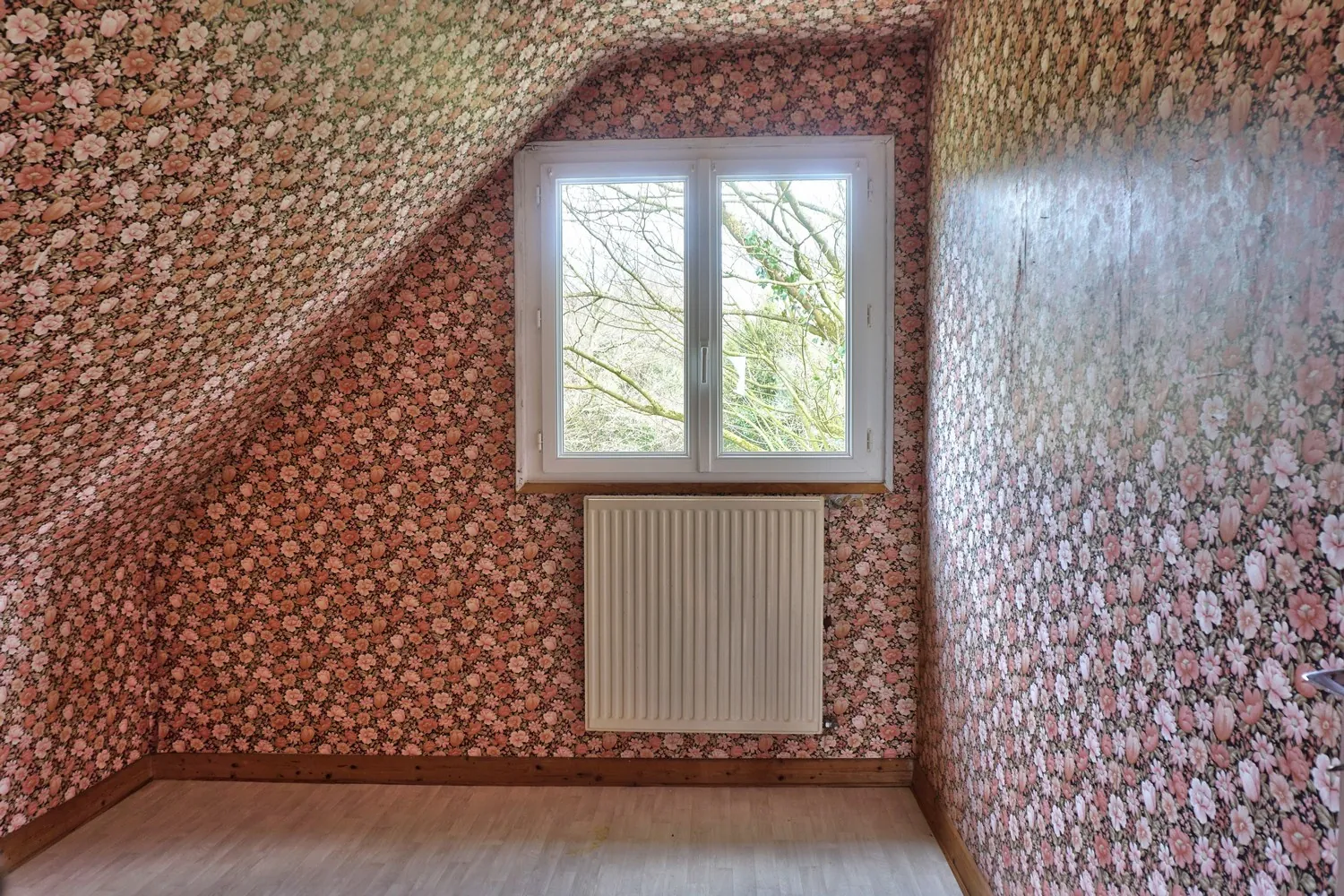 Maison avec 4 chambres à rénover à Plougonver en campagne 