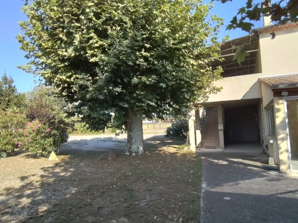 Maison en pierres avec terrasse et jardin à Aubenas - Potentiel résidentiel et locatif
