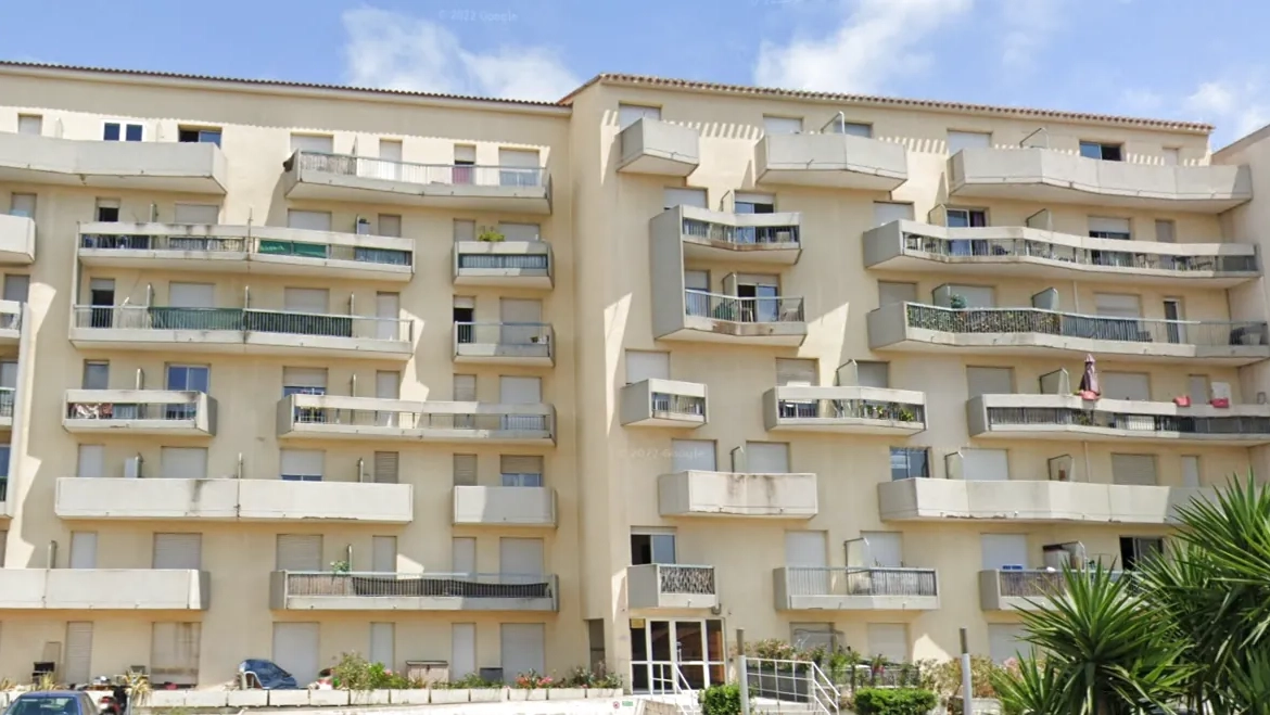 Studio à vendre avec parking à Perpignan, vue dégagée et résidence sécurisée 