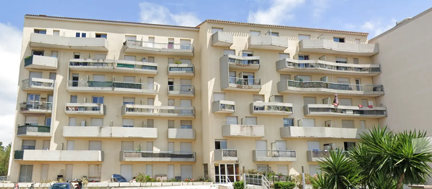 Studio à vendre avec parking à Perpignan, vue dégagée et résidence sécurisée 