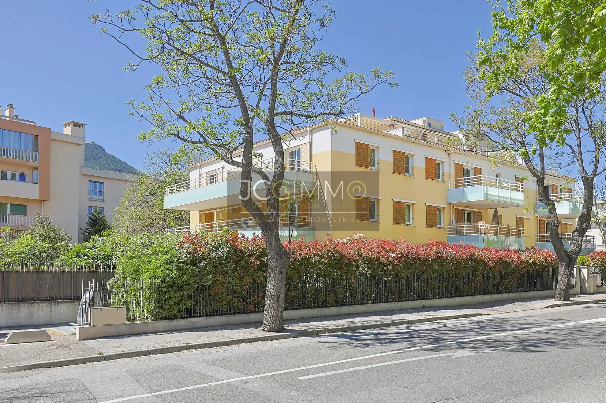 Appartement T3 avec terrasse et garage à La Valette du Var en location ou achat 