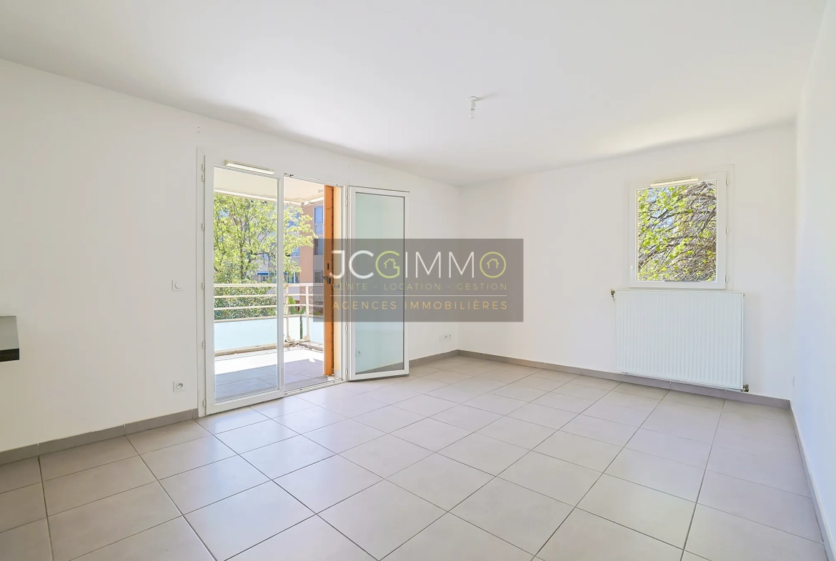 Appartement T3 avec terrasse et garage à La Valette du Var en location ou achat 