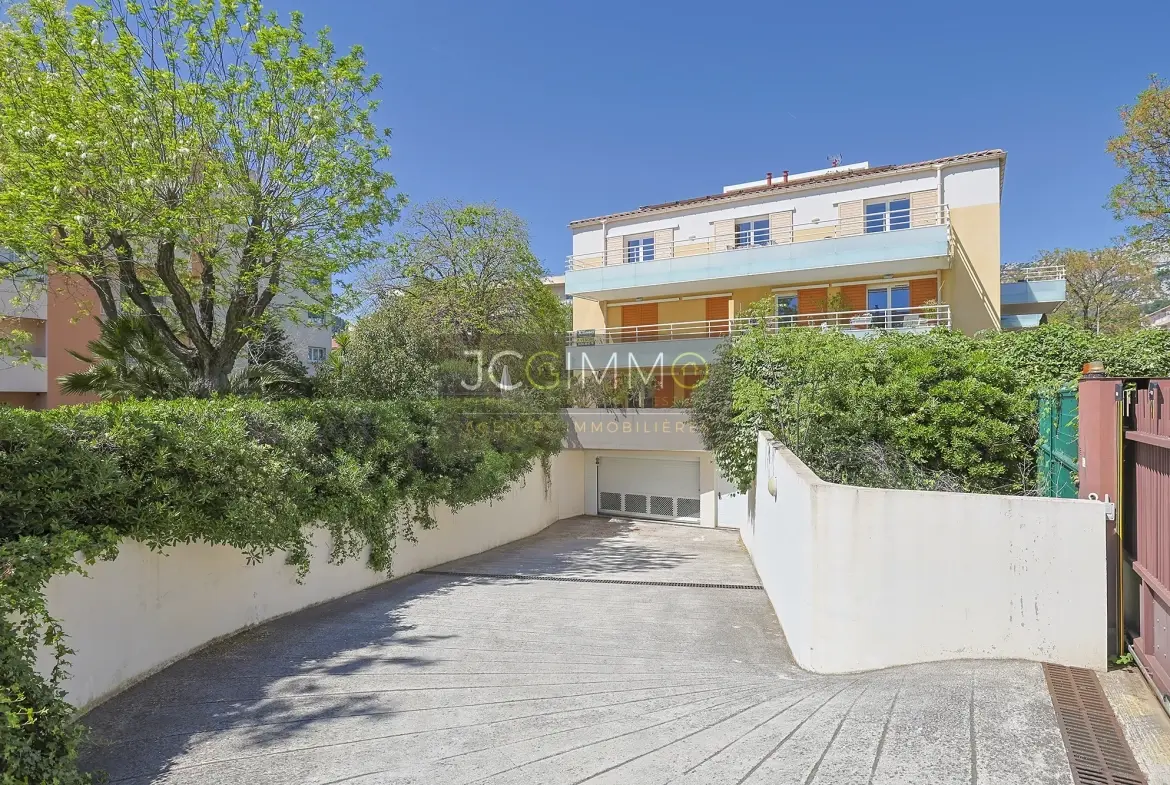 Appartement T3 avec terrasse et garage à La Valette du Var en location ou achat 