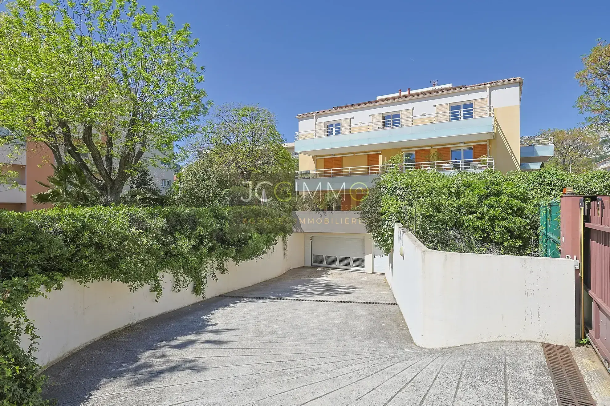 Appartement T3 avec terrasse et garage à La Valette du Var en location ou achat 