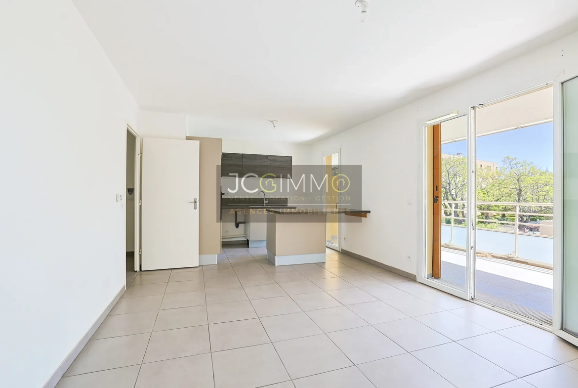 Appartement T3 avec terrasse et garage à La Valette du Var en location ou achat 