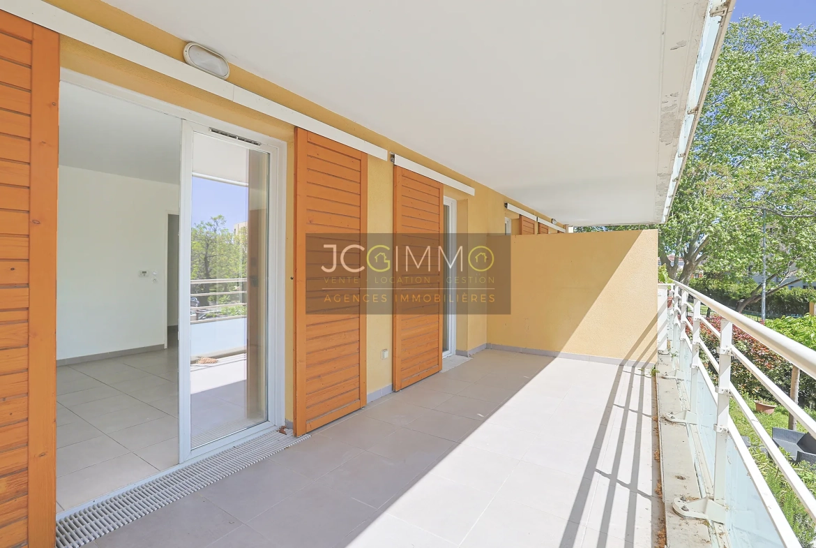 Appartement T3 avec terrasse et garage à La Valette du Var en location ou achat 
