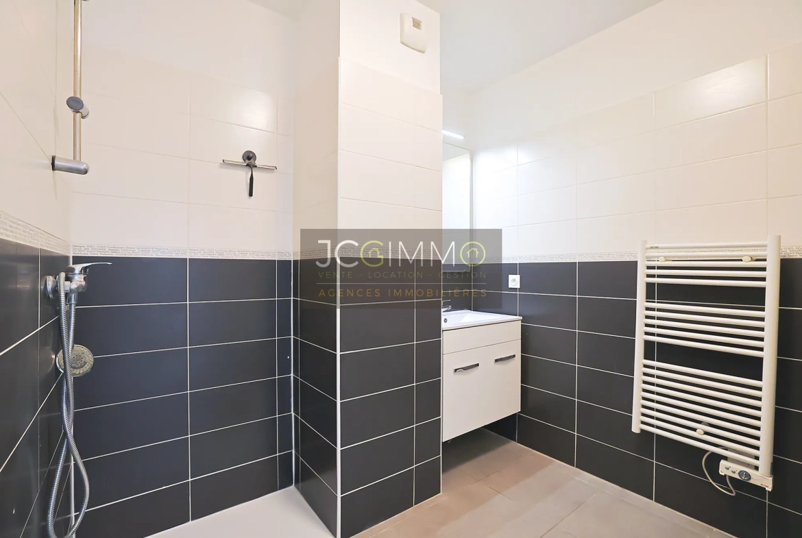 Appartement T3 avec terrasse et garage à La Valette du Var en location ou achat 