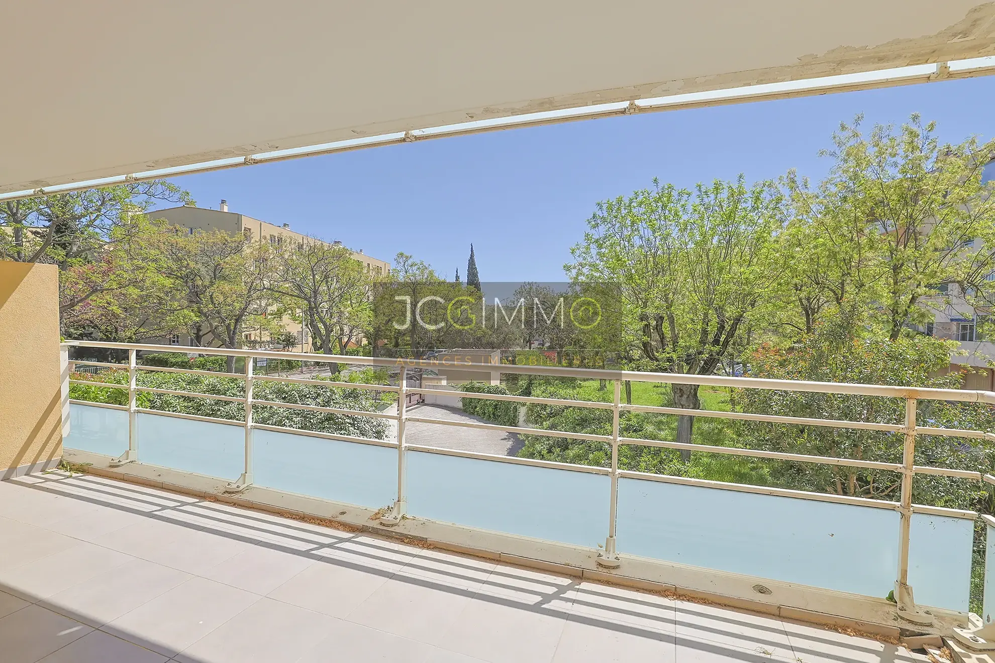 Appartement T3 avec terrasse et garage à La Valette du Var en location ou achat 