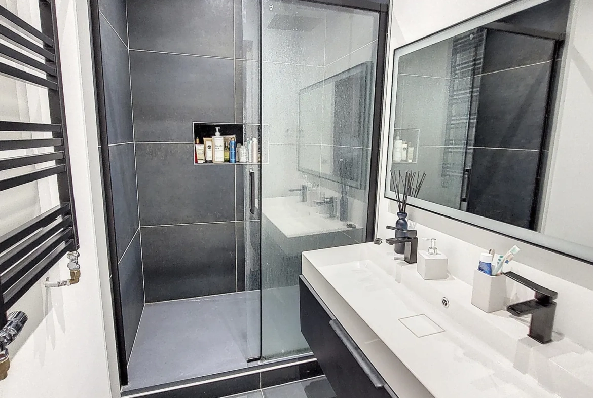 Appartement T5 rénové de 120 m² à Firminy, idéal premier achat 