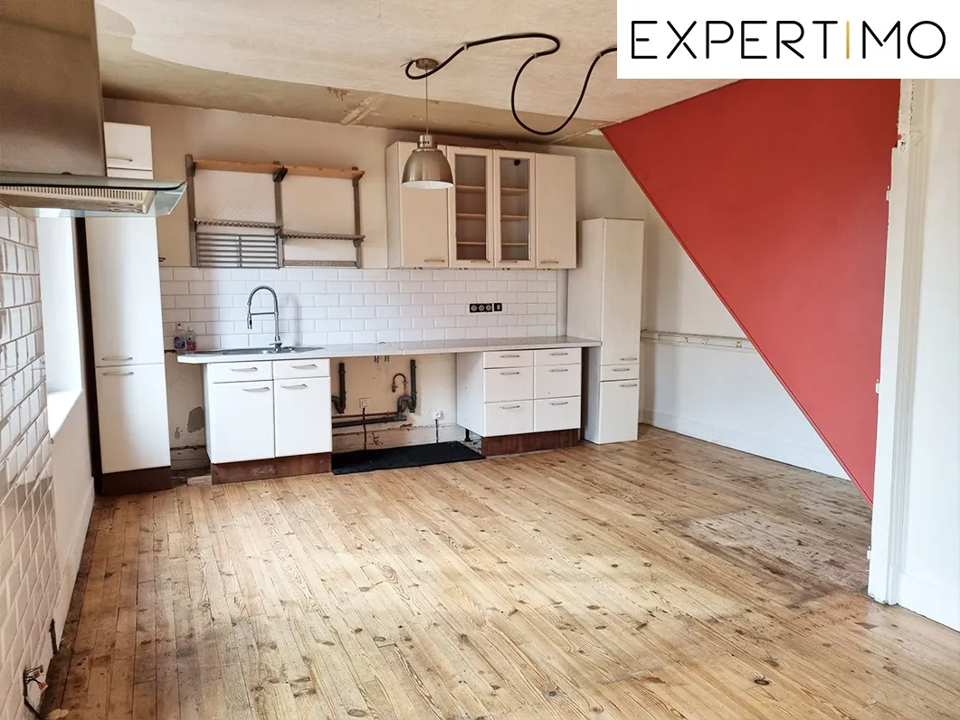 Maison de 168 m² avec dépendances et garage à Servant 