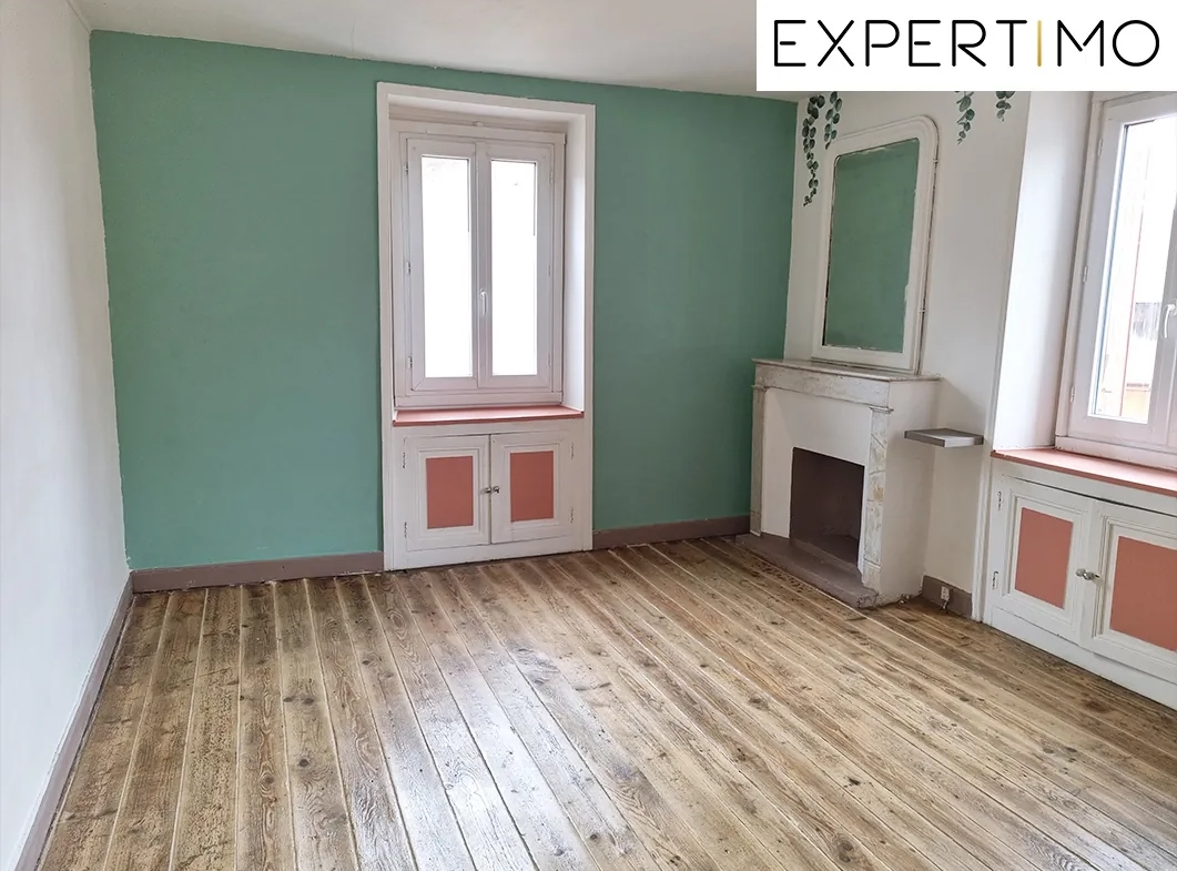 Maison de 168 m² avec dépendances et garage à Servant 
