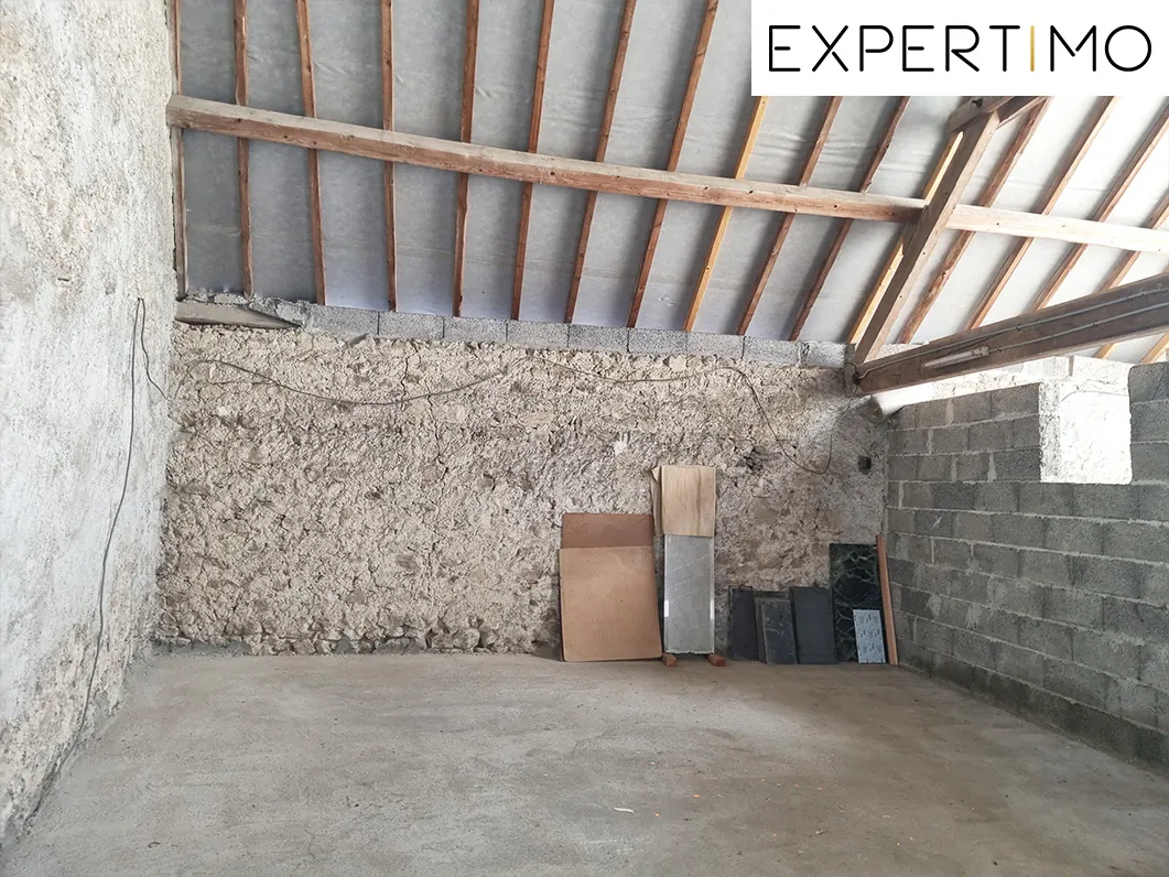Maison de 168 m² avec dépendances et garage à Servant 