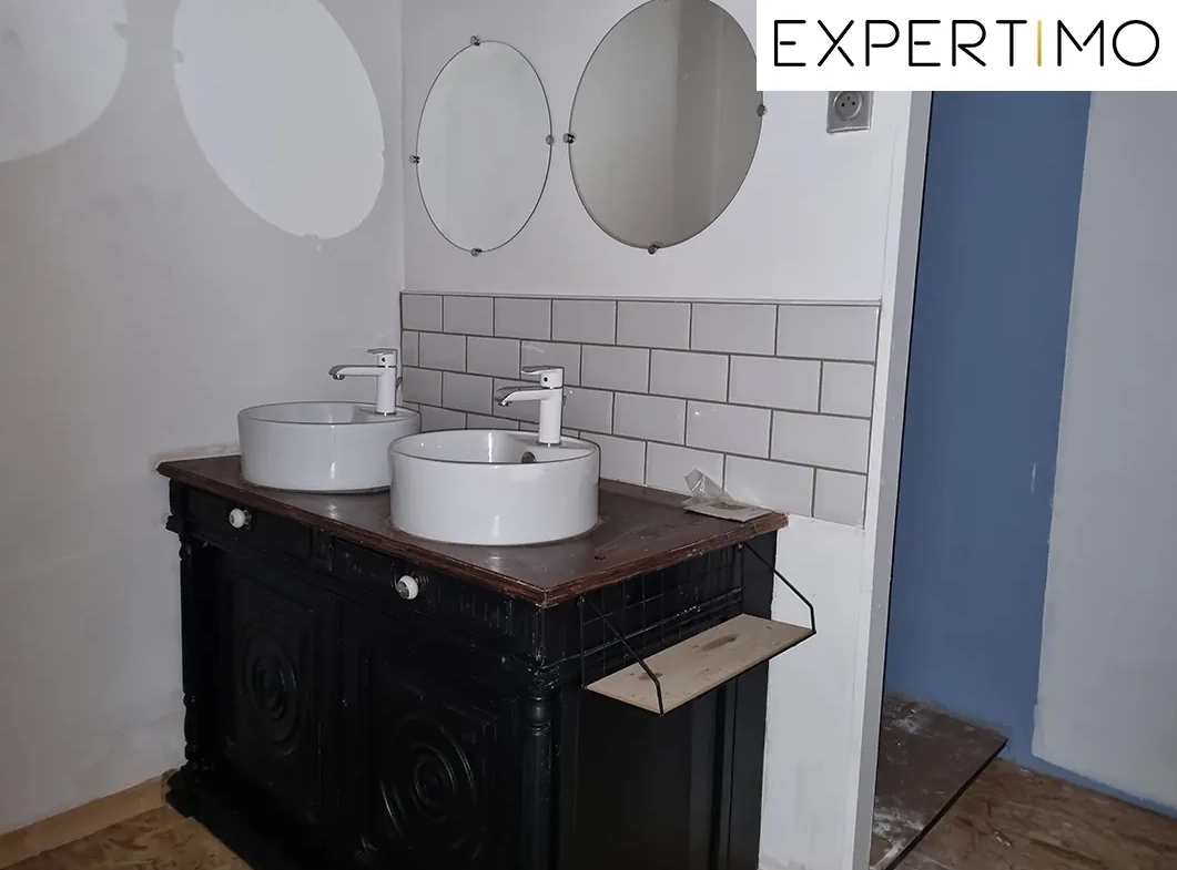 Maison de 168 m² avec dépendances et garage à Servant 
