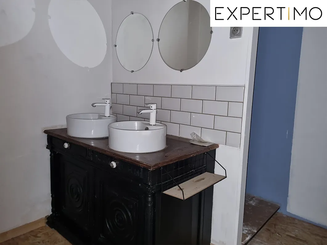 Maison de 168 m² avec dépendances et garage à Servant 