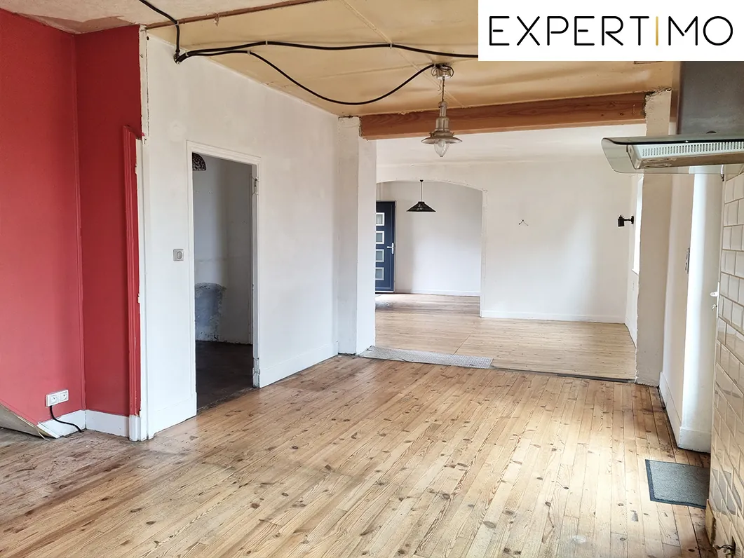 Maison de 168 m² avec dépendances et garage à Servant 