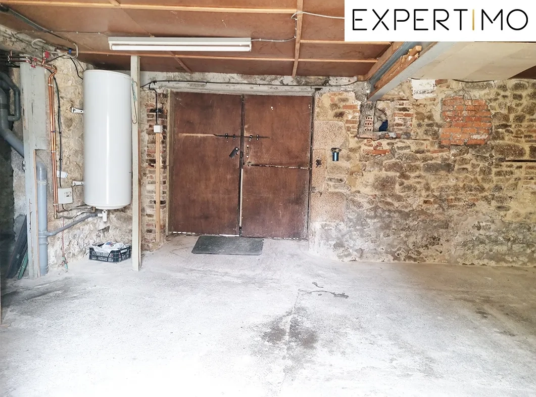 Maison de 168 m² avec dépendances et garage à Servant 
