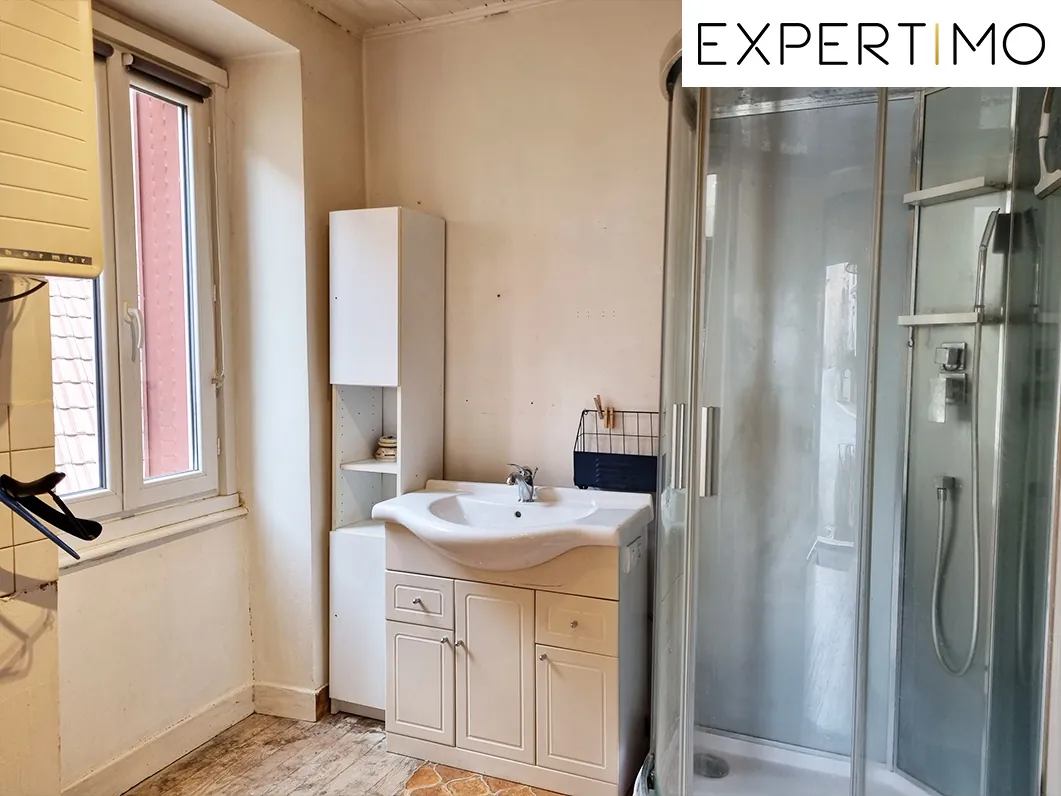 Maison de 168 m² avec dépendances et garage à Servant 