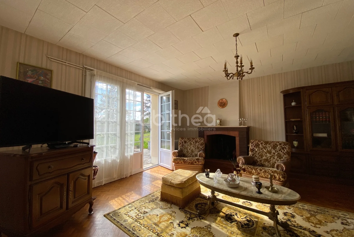 Belle maison charentaise à Javrezac avec dépendances et jardin piscinable 