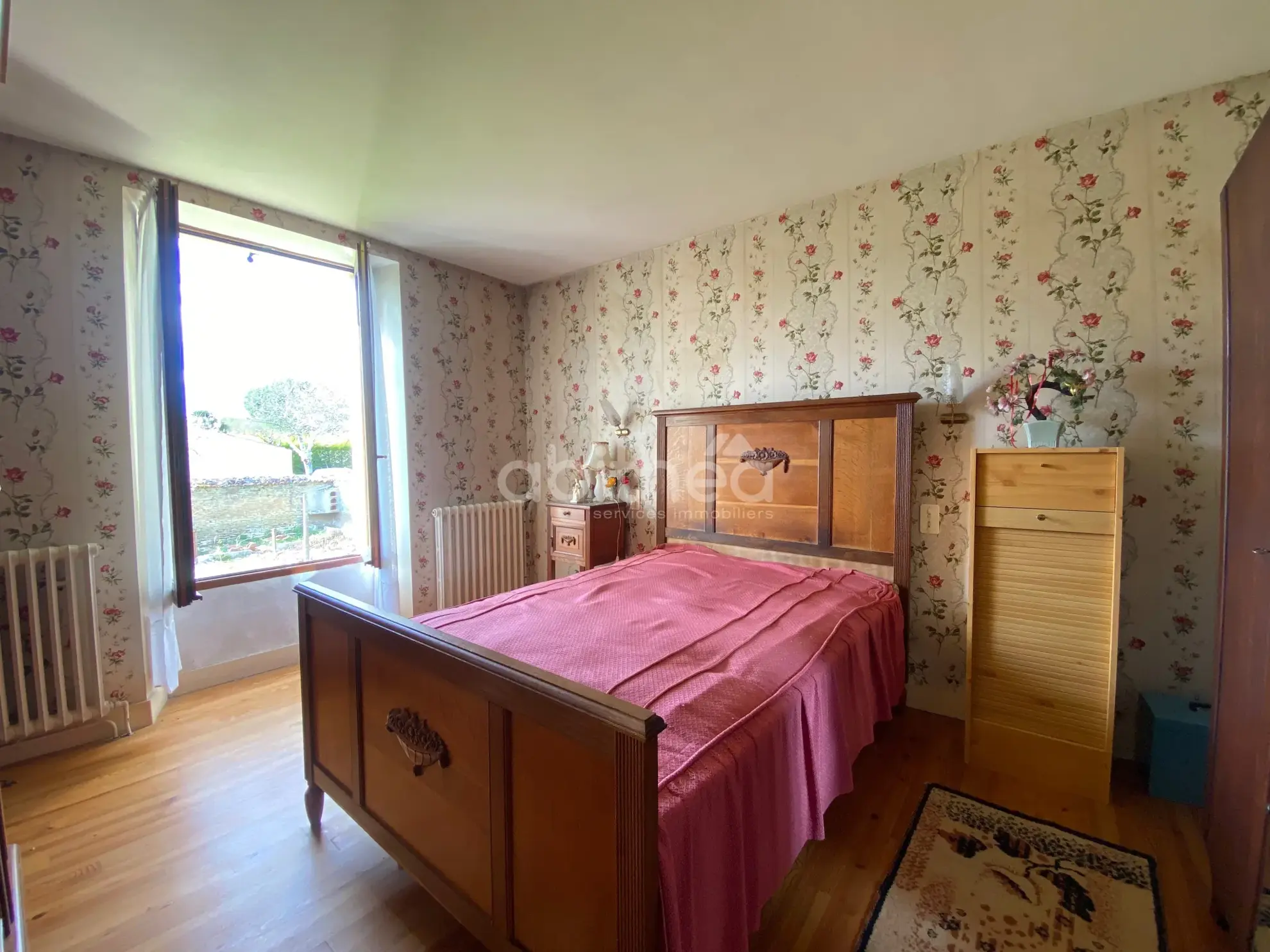 Belle maison charentaise à Javrezac avec dépendances et jardin piscinable 