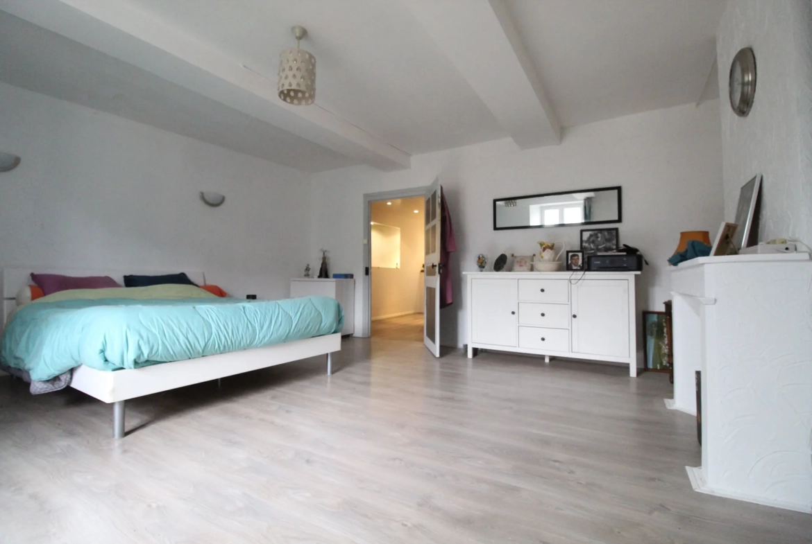 Maison de village à Saint-Sernin-sur-Rance avec caves et grenier - 107 m² 