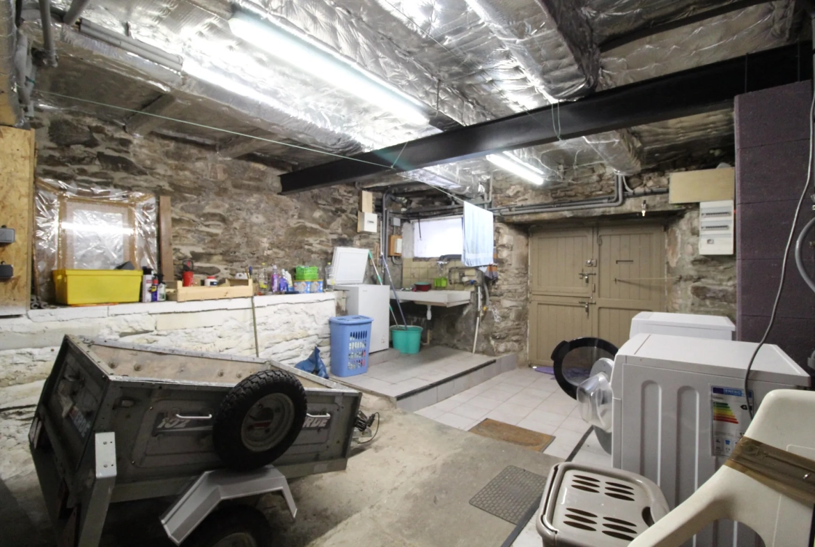 Maison de village à Saint-Sernin-sur-Rance avec caves et grenier - 107 m² 