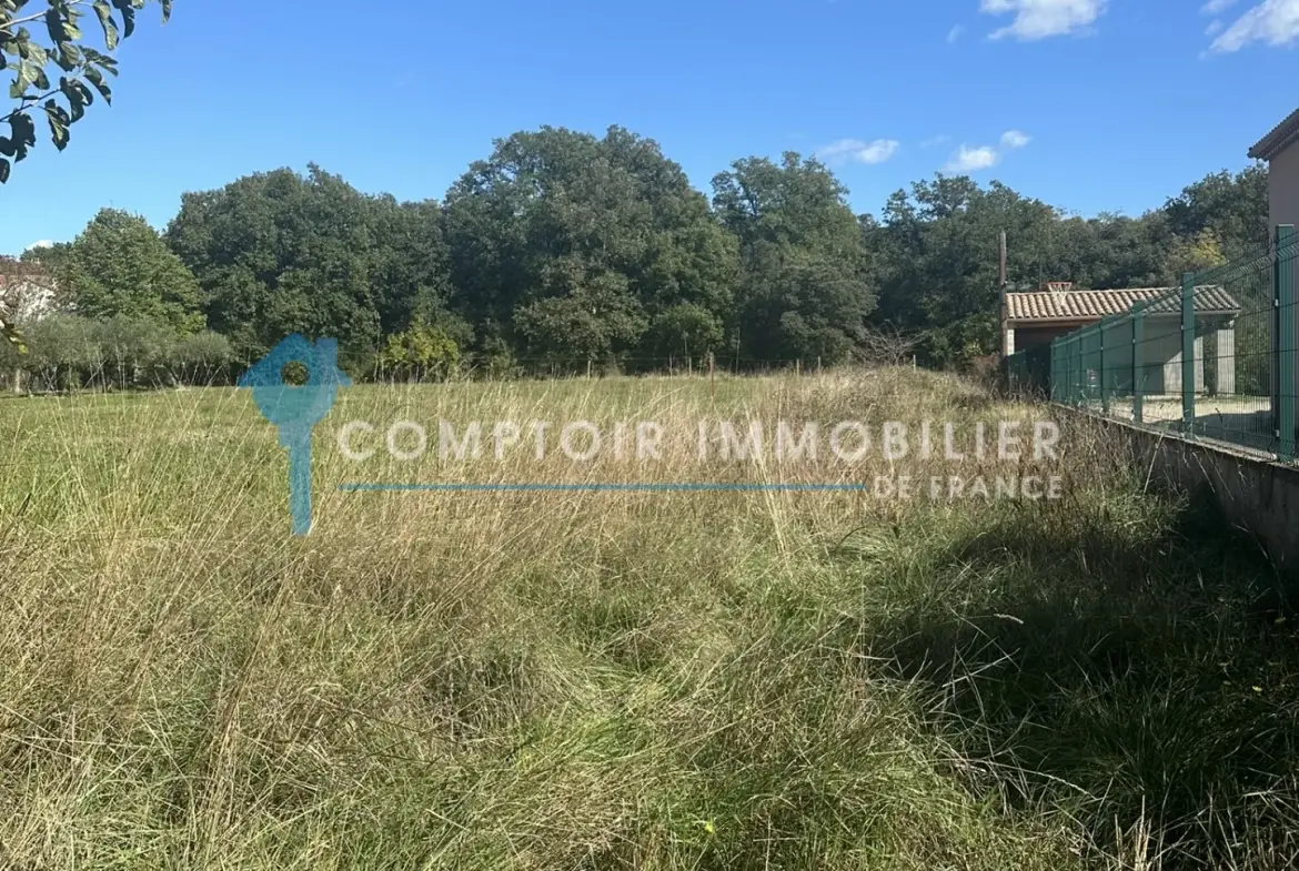 Terrain constructible avec vue dominante à Saint Privas des Vieux - 2690 m² 
