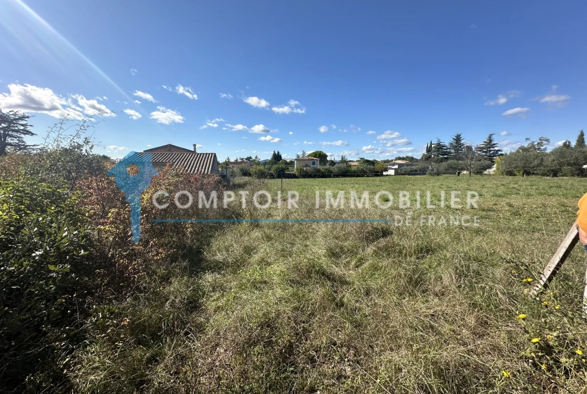 Terrain constructible avec vue dominante à Saint Privas des Vieux - 2690 m² 