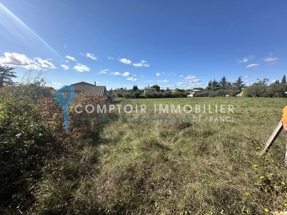 Terrain constructible avec vue dominante à Saint Privas des Vieux - 2690 m²